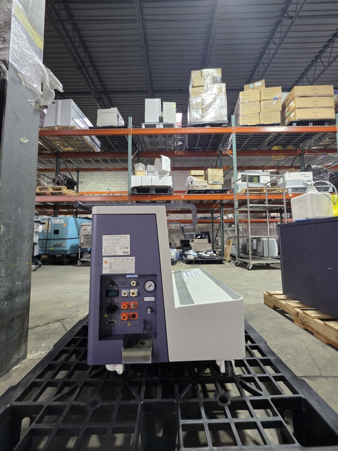 Becton Dickenson BD FACSCanto II 339473 Clinical Flow Cytometer w/ FACSAria II Fluidics Cart; SN:R33947300255, photo 1 of 55
