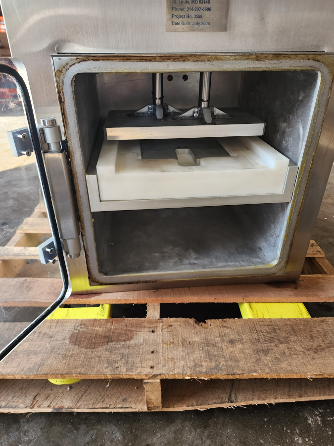 KMD 3599 SS Vacuum Forming Press System w/ GE Pump Motor & parts 2008 SS; SN:CPS-2887, photo 2 of 18