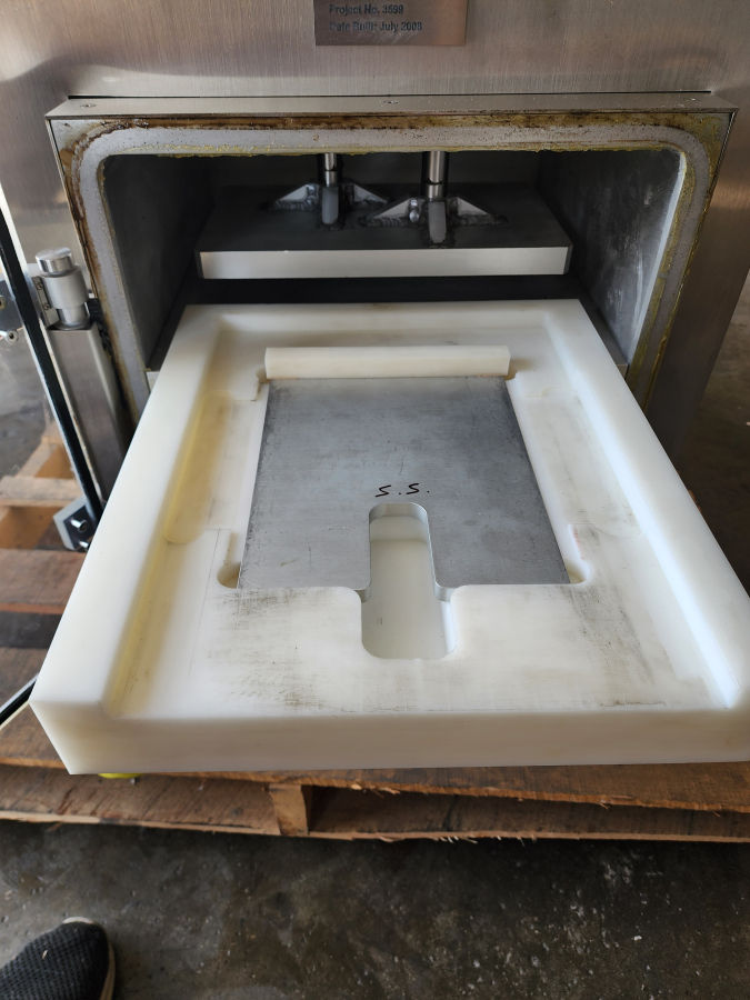 KMD 3599 SS Vacuum Forming Press System w/ GE Pump Motor & parts 2008 SS; SN:CPS-2887, photo 3 of 18