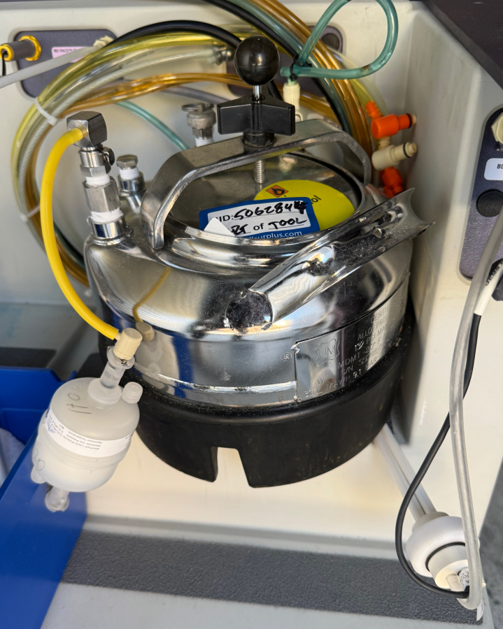 Becton Dickinson BD FACSCanto II Flow Cytometer, blue/red/violet, w/ HTS high throughput sampler, Fluidics Cart & SS Vessel; PN:338962; SN:V96301261, photo 23 of 26