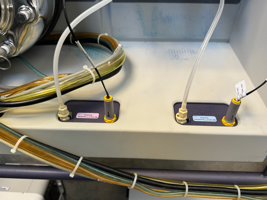 Becton Dickinson BD FACSCanto II Flow Cytometer, blue/red/violet, w/ HTS high throughput sampler, Fluidics Cart & SS Vessel; PN:338962; SN:V96301261, photo 25 of 26