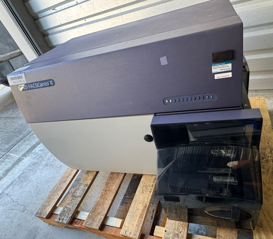 Becton Dickinson BD FACSCanto II Flow Cytometer, blue/red/violet, w/ HTS high throughput sampler, Fluidics Cart & SS Vessel; PN:338962; SN:V96301261, photo 9 of 26