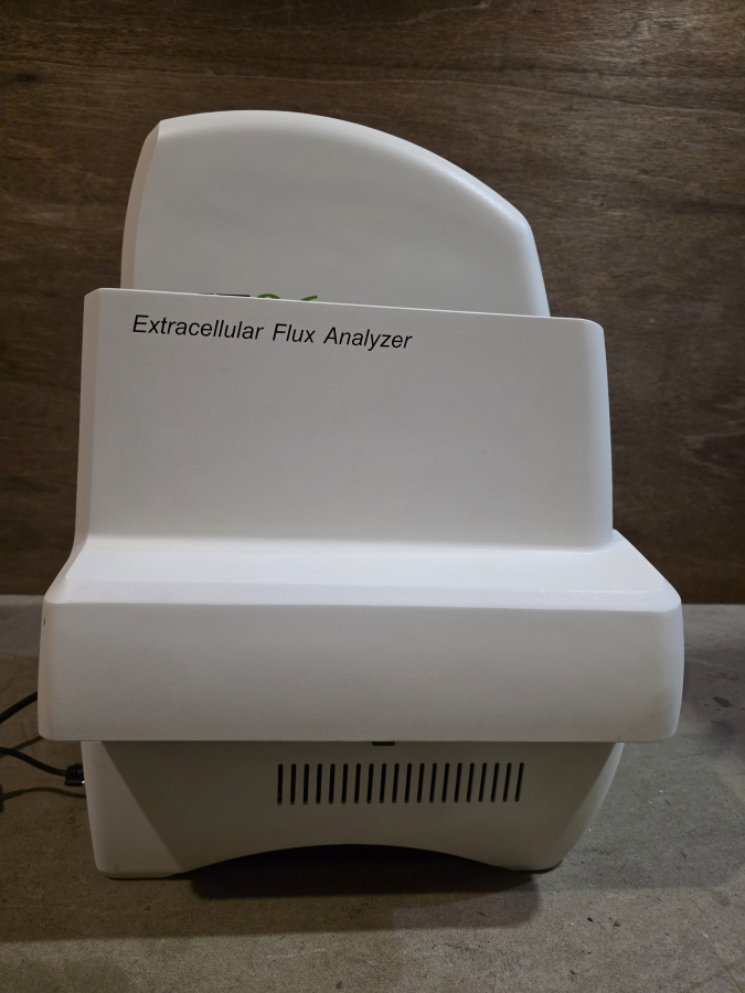 Seahorse Bioscience XF96 Extracellular Flux Analyzer w/ Monitor; SN:201475/201317, photo 21 of 22
