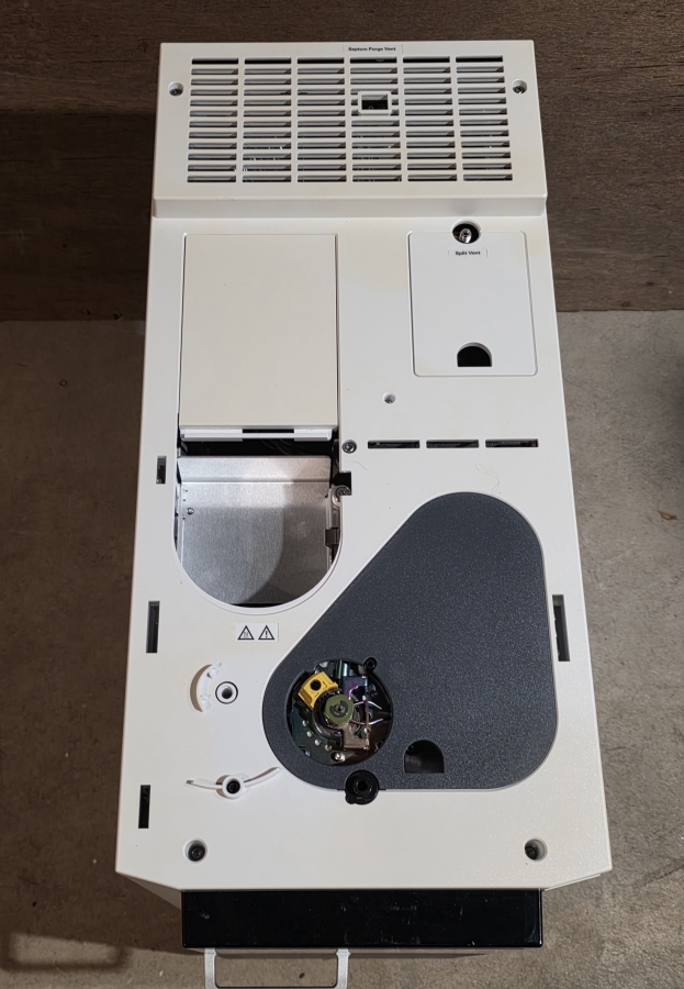 Agilent Intuvo 9000(G3952A) Gas Chromatograph System; SN:CN18130004, photo 14 of 56