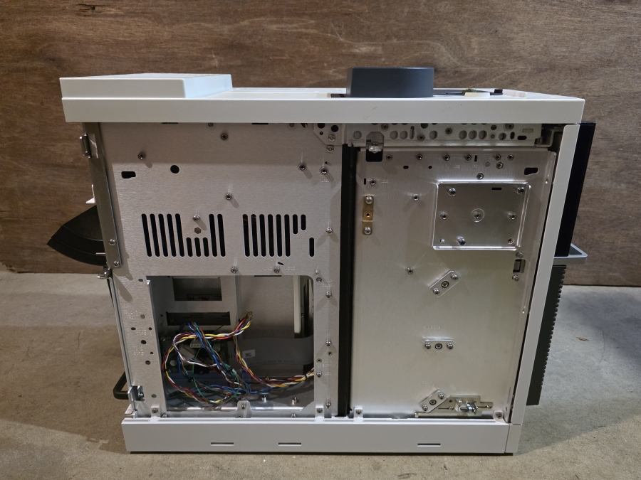 Agilent Intuvo 9000(G3952A) Gas Chromatograph System; SN:CN18130004, photo 36 of 56