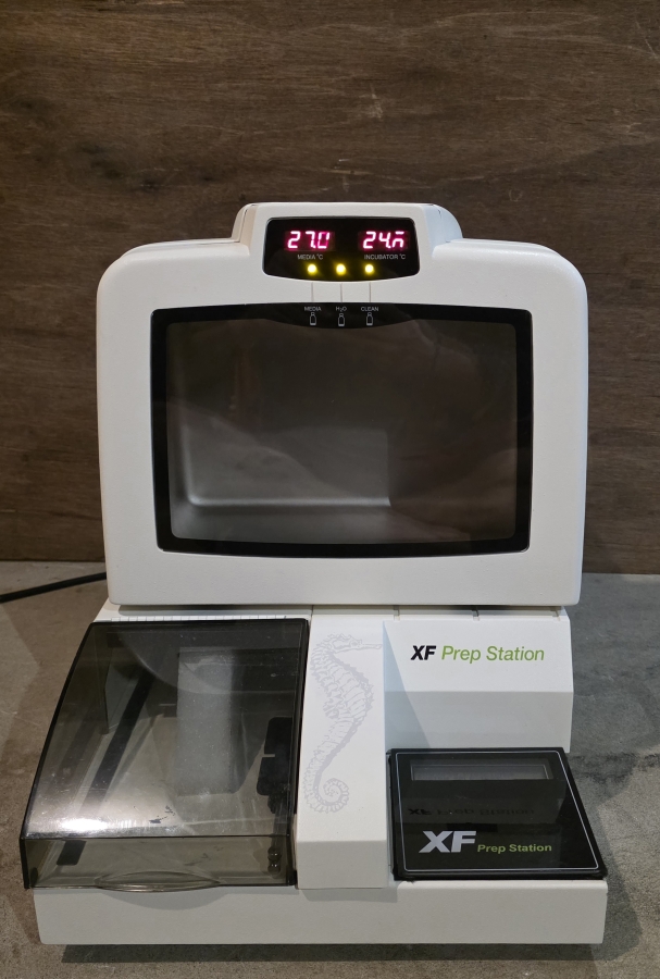 Agilent 101200-100 Seahorse Flux Analyzer XF Prep Station + Accessories; SN:301382/301515R, photo 39 of 49