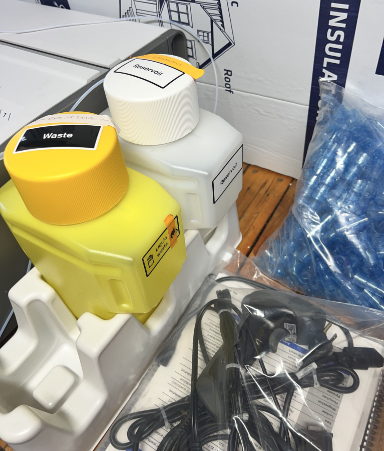 Roche Cedex Bio Cell Culture Fermentation Metabolite Analyzer w/ Accessories; SN:35213, photo 9 of 13