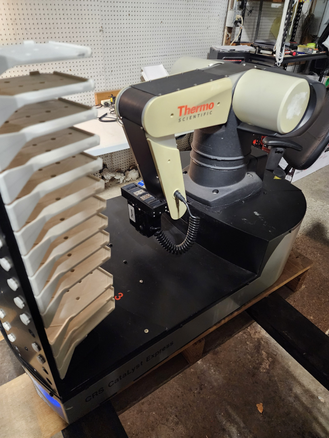 Thermo Scientific F01064 CRS F01229 Catalyst Express Automated robotic arm; SN:RA50702461R, photo 6 of 7