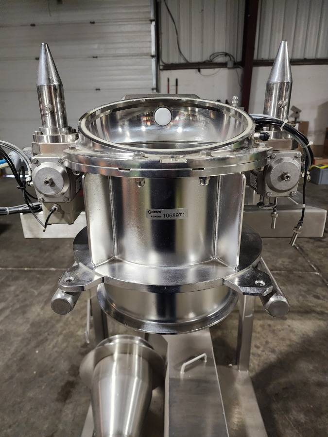 Glatt TKS Split Butterfly Valve Pneumatic Containment Valve + Discharge Hopper, photo 5 of 9
