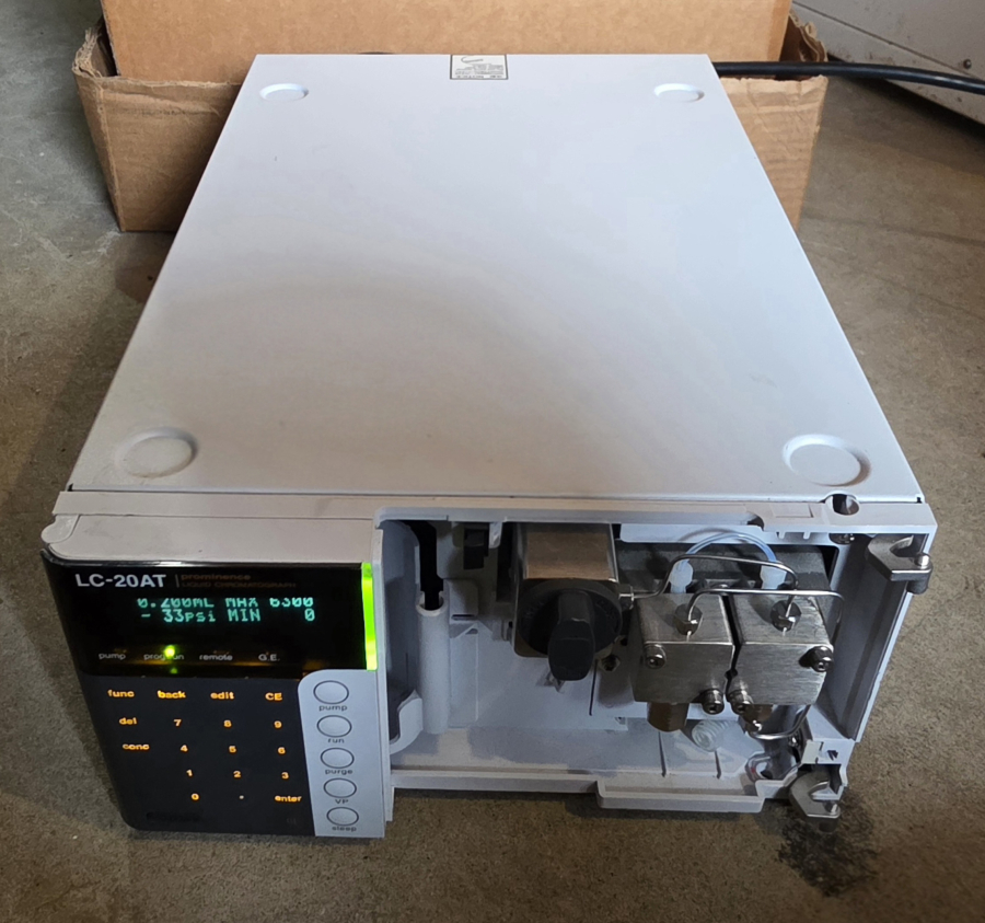 Shimadzu HPLC LOT SIL-HTA SIL-10AF x2 LC-20AT SCL-10AVP x3 DGU-14A x7 FCV-10ALVP x2 SN:L20013900027, photo 7 of 99