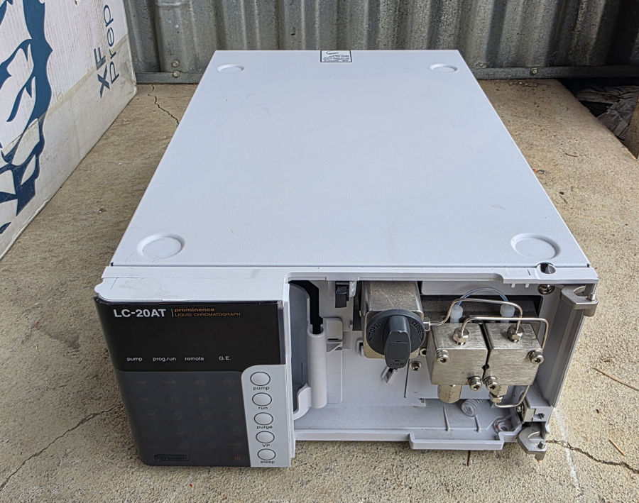 Shimadzu HPLC LOT SIL-HTA SIL-10AF x2 LC-20AT SCL-10AVP x3 DGU-14A x7 FCV-10ALVP x2 SN:L20013900027, photo 8 of 99