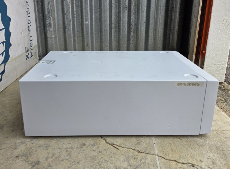 Shimadzu HPLC LOT SIL-HTA SIL-10AF x2 LC-20AT SCL-10AVP x3 DGU-14A x7 FCV-10ALVP x2 SN:L20013900027, photo 26 of 99