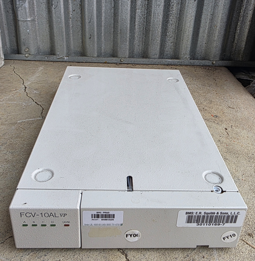Shimadzu HPLC LOT SIL-HTA SIL-10AF x2 LC-20AT SCL-10AVP x3 DGU-14A x7 FCV-10ALVP x2 SN:L20013900027, photo 30 of 99