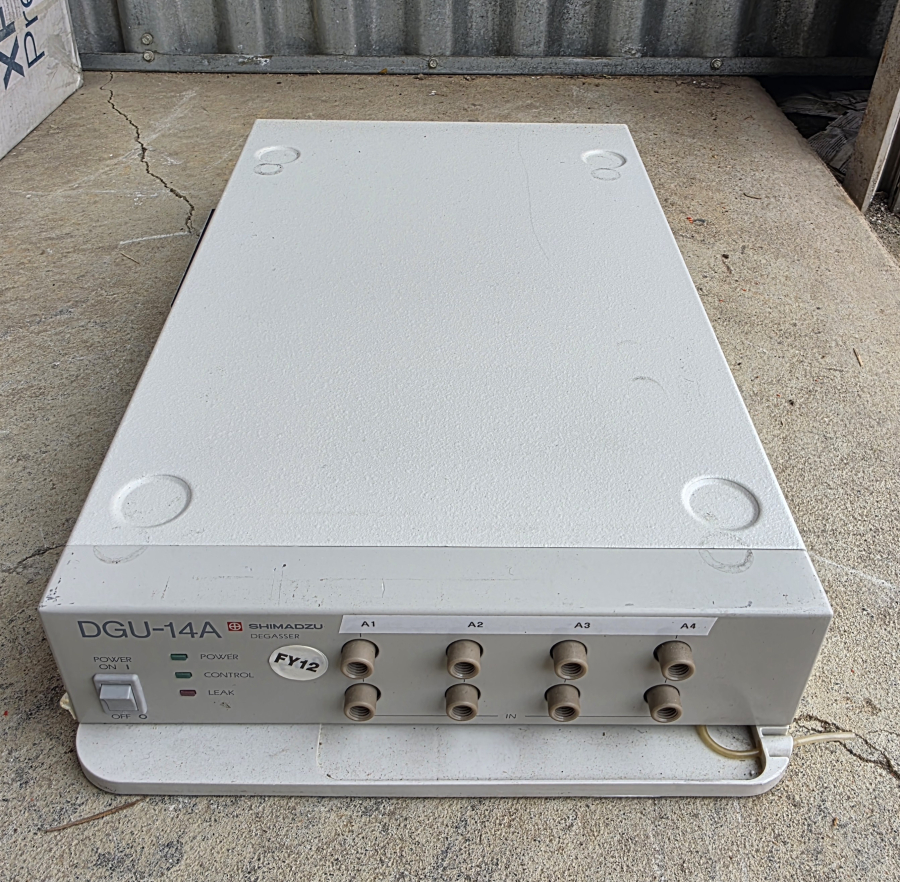 Shimadzu HPLC LOT SIL-HTA SIL-10AF x2 LC-20AT SCL-10AVP x3 DGU-14A x7 FCV-10ALVP x2 SN:L20013900027, photo 45 of 99