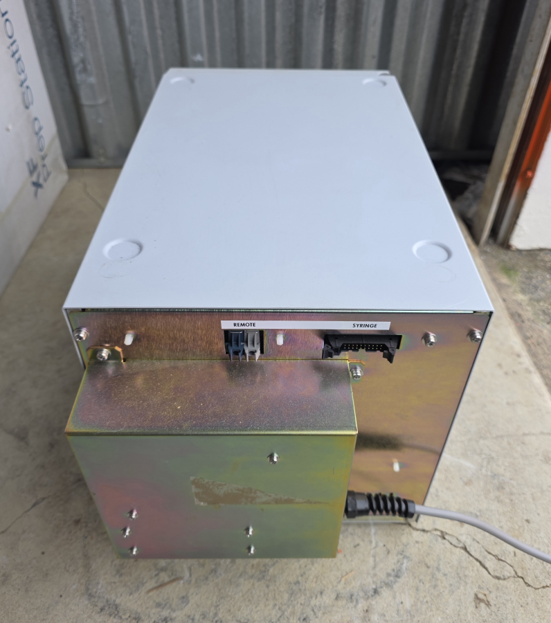 Shimadzu HPLC LOT SIL-HTA SIL-10AF x2 LC-20AT SCL-10AVP x3 DGU-14A x7 FCV-10ALVP x2 SN:L20013900027, photo 65 of 99
