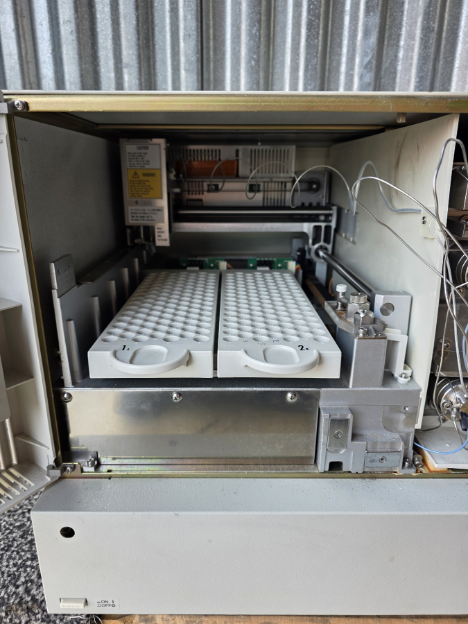 Shimadzu HPLC LOT SIL-HTA SIL-10AF x2 LC-20AT SCL-10AVP x3 DGU-14A x7 FCV-10ALVP x2 SN:L20013900027, photo 72 of 99