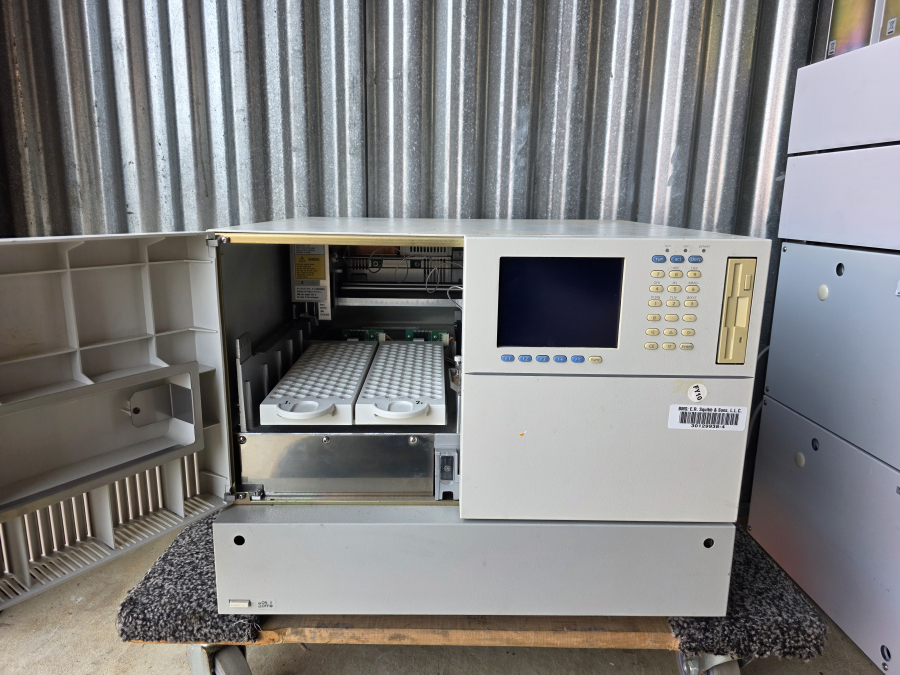 Shimadzu HPLC LOT SIL-HTA SIL-10AF x2 LC-20AT SCL-10AVP x3 DGU-14A x7 FCV-10ALVP x2 SN:L20013900027, photo 76 of 99