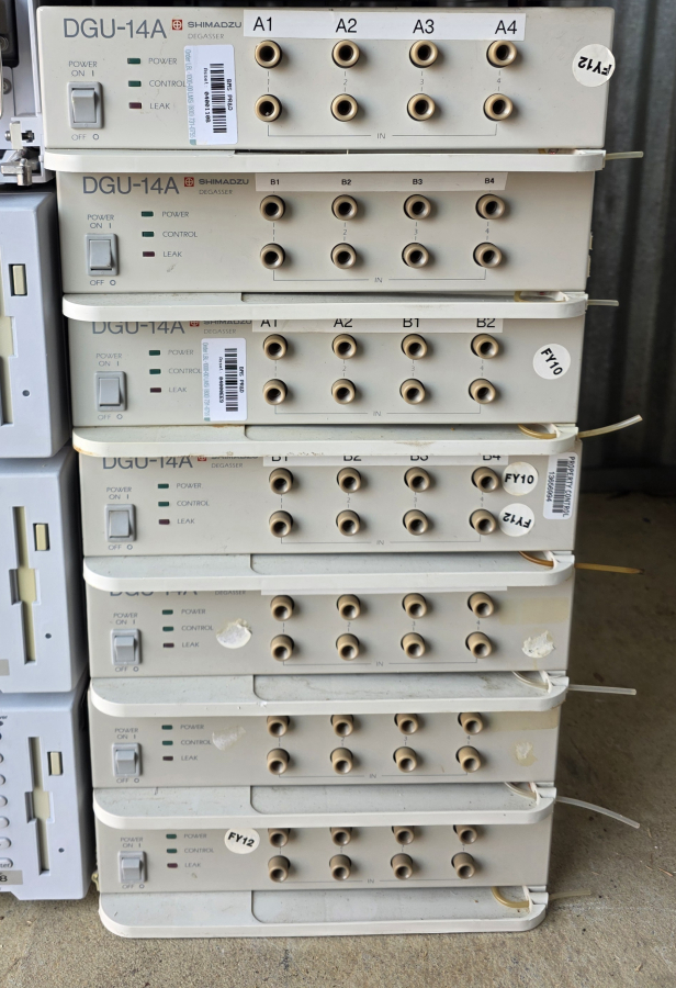 Shimadzu HPLC LOT SIL-HTA SIL-10AF x2 LC-20AT SCL-10AVP x3 DGU-14A x7 FCV-10ALVP x2 SN:L20013900027, photo 97 of 99