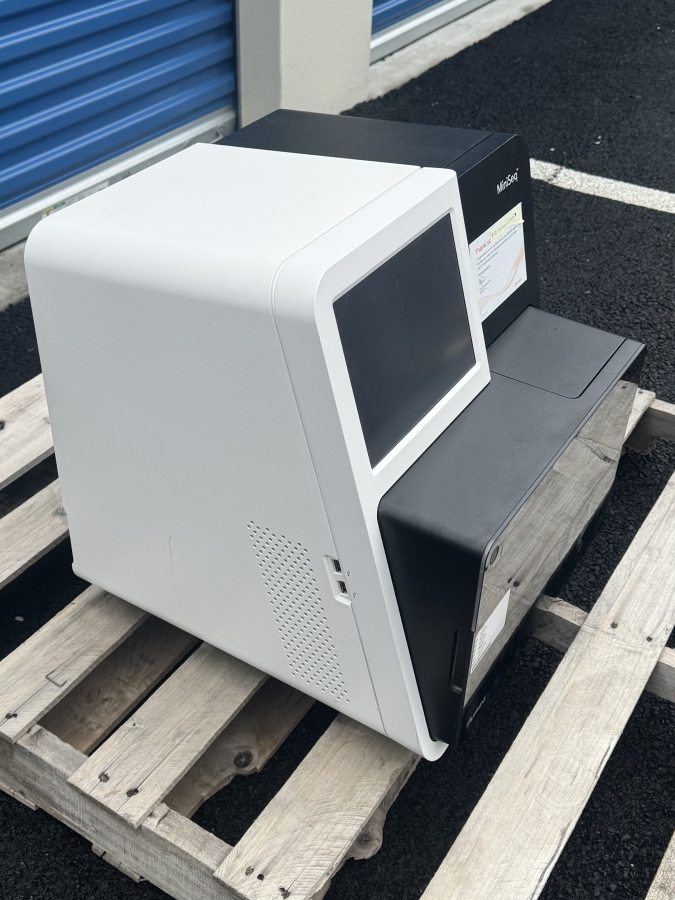 Illumina MiniSeq DNA Sequencer; SN: N01000/N00972, photo 3 of 7