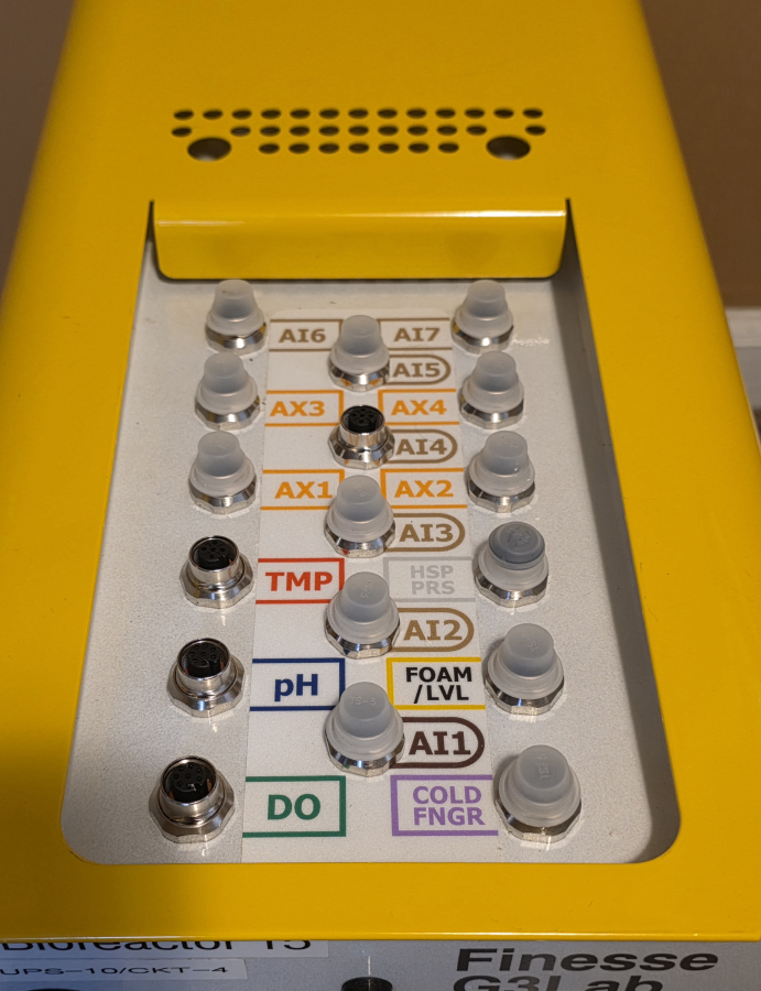 Finesse F100-2277-314 G3 Lab Universal Bioreactor Controller; S/N AH5531470016A107, 14A107, 15A107, 21A107, 131A107, 17A107, 19A107, 18A107, photo 8 of 17