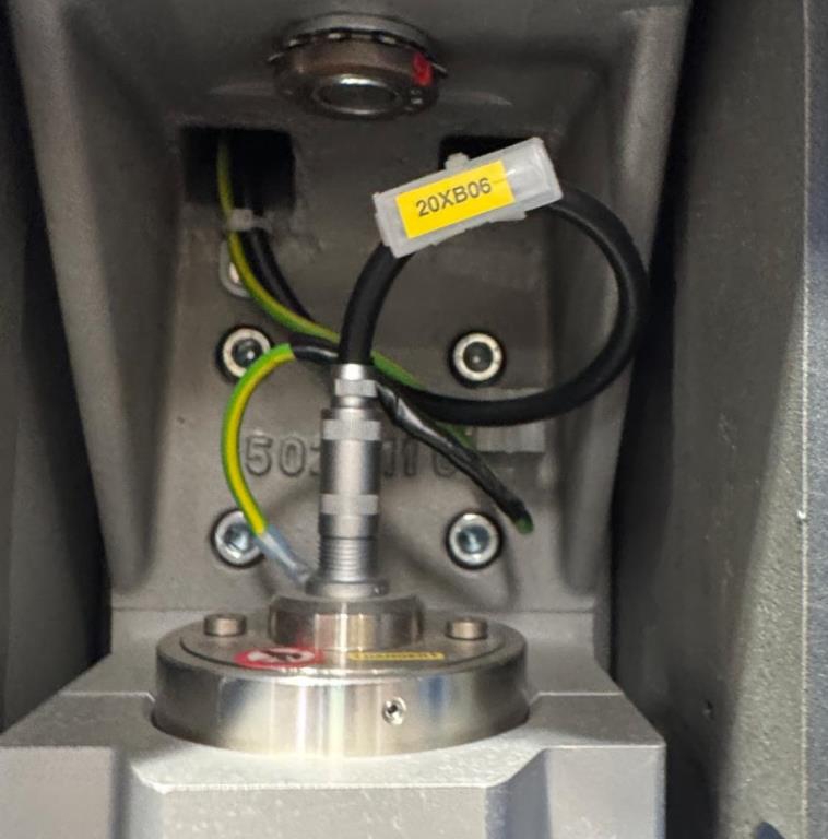 Pair of Herrmann HSDDC 4.5kW 20kHz Ultraschall Ultrasonic Welding Machines; S/N SM11010/12, 0680/11, photo 18 of 31
