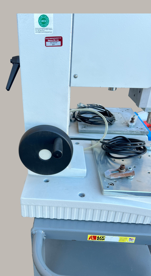 Pair of Herrmann HSDDC 4.5kW 20kHz Ultraschall Ultrasonic Welding Machines; S/N SM11010/12, 0680/11, photo 14 of 31