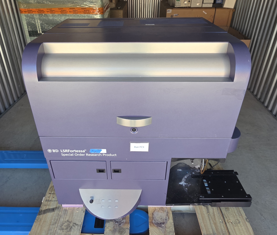 BD Biosciences LSRFortessa Cell Analyzer; S/N H64717700119, photo 20 of 54