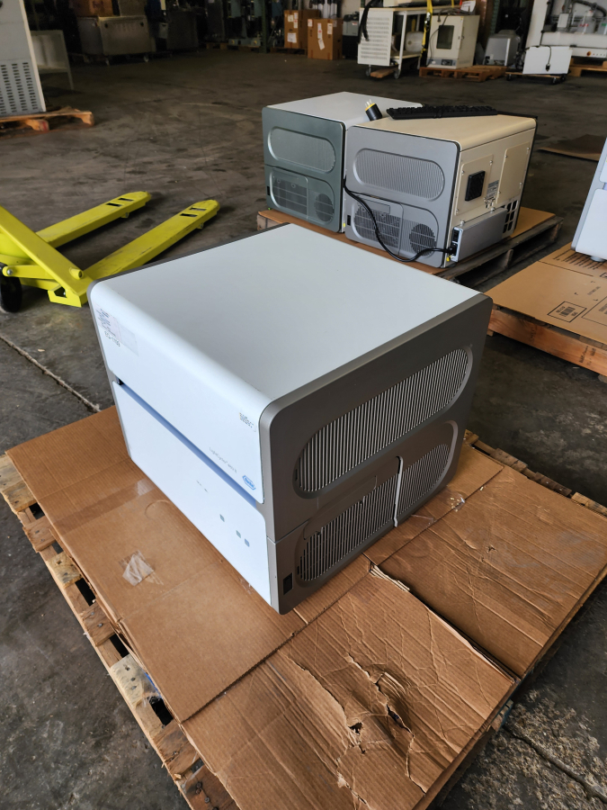 Roche LightCycler 480 II /96 PCR System includes computer with software; S/N 29451, photo 8 of 14