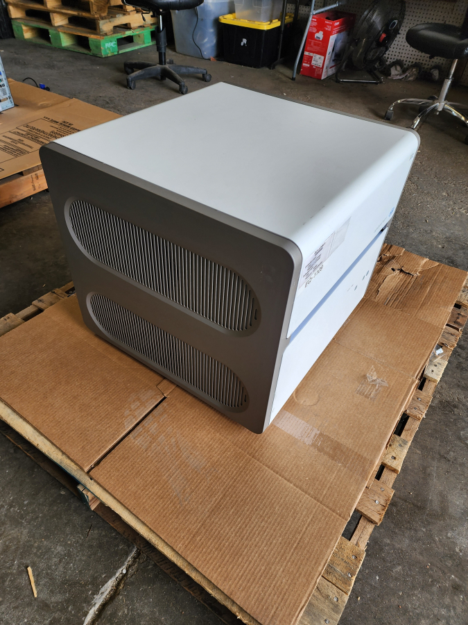 Roche LightCycler 480 II /96 PCR System includes computer with software; S/N 29451, photo 9 of 14