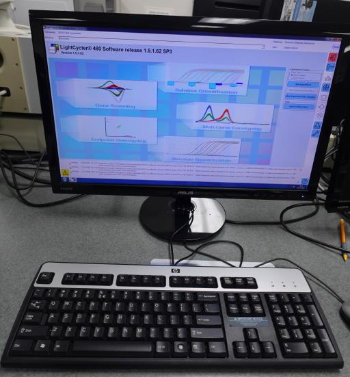 Roche LightCycler 480/96 PCR System includes computer with software; S/N 20612, photo 2 of 16