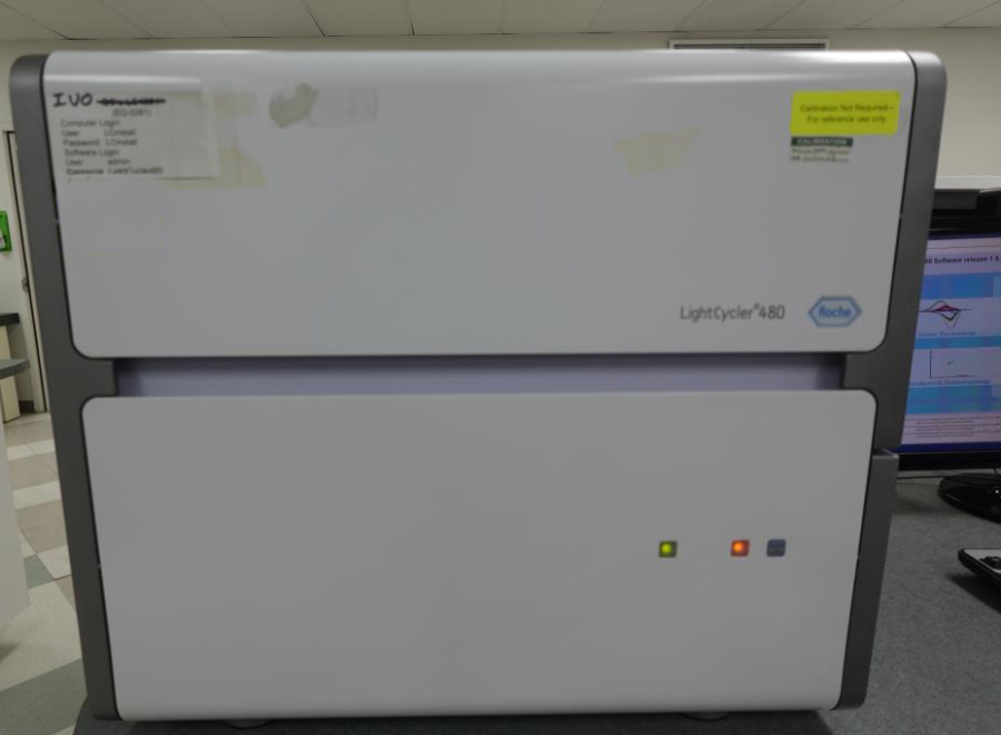 Roche LightCycler 480/96 PCR System includes computer with software; S/N 20612, photo 1 of 16