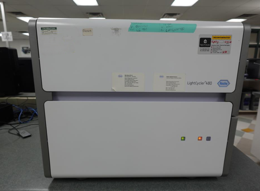 Roche LightCycler 480/96 PCR System includes computer with software;  S/N 20620, photo 1 of 18