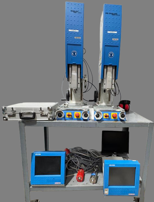 Pair of Herrmann HSDDC 4.5kW 20kHz Ultraschall Ultrasonic Welding Machines; S/N SM11010/12, 0680/11, photo 1 of 31