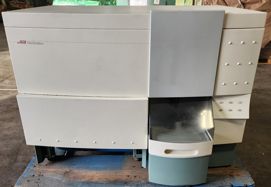Becton Dickinson FACSCalibur Flow Cytometer w/ FACSFlow, HTS,  SN:E2044, photo 1 of 20