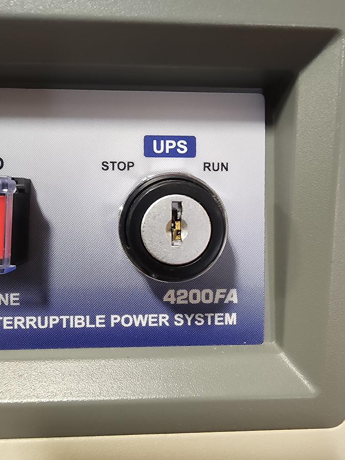 Toshiba G8000 15kVA 3-Phase UPS, 208V In/Out, Type C42F3F150XAMBN, Internal Batteries; S/N 071004084, photo 9 of 11