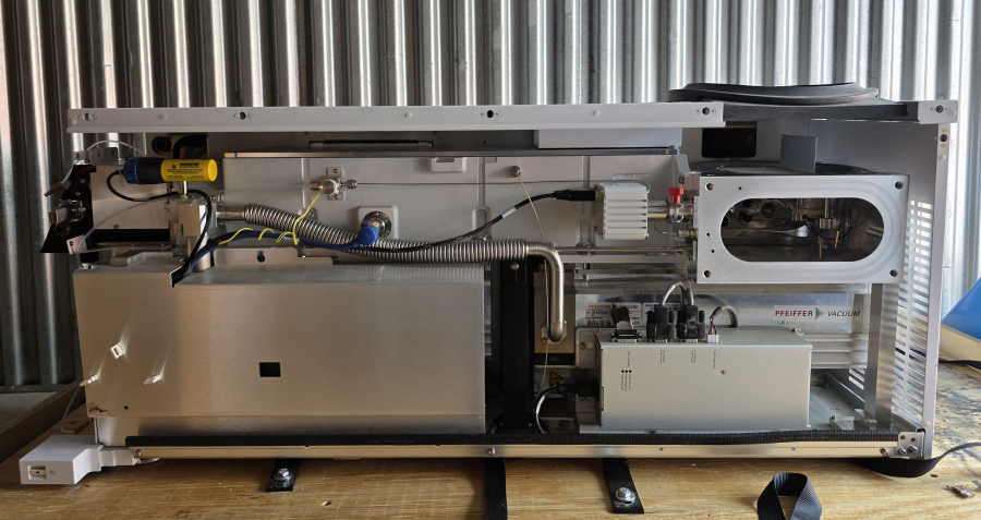 Agilent G6520B 6520 Accurate-Mass Q-TOF LC/MS Mass Spectrometer W/ Flight Tube; S/N US10422004, VIN/Serial 80220220, photo 17 of 48