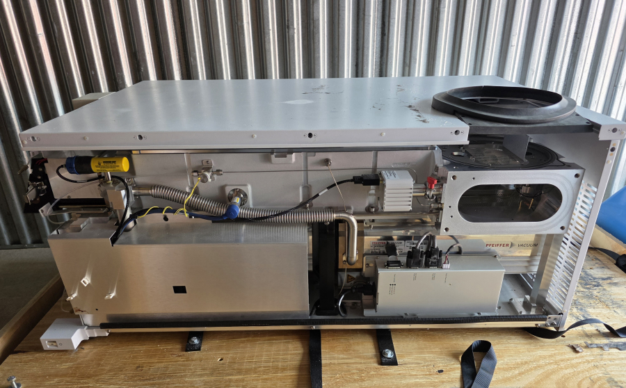 Agilent G6520B 6520 Accurate-Mass Q-TOF LC/MS Mass Spectrometer W/ Flight Tube; S/N US10422004, VIN/Serial 80220220, photo 18 of 48