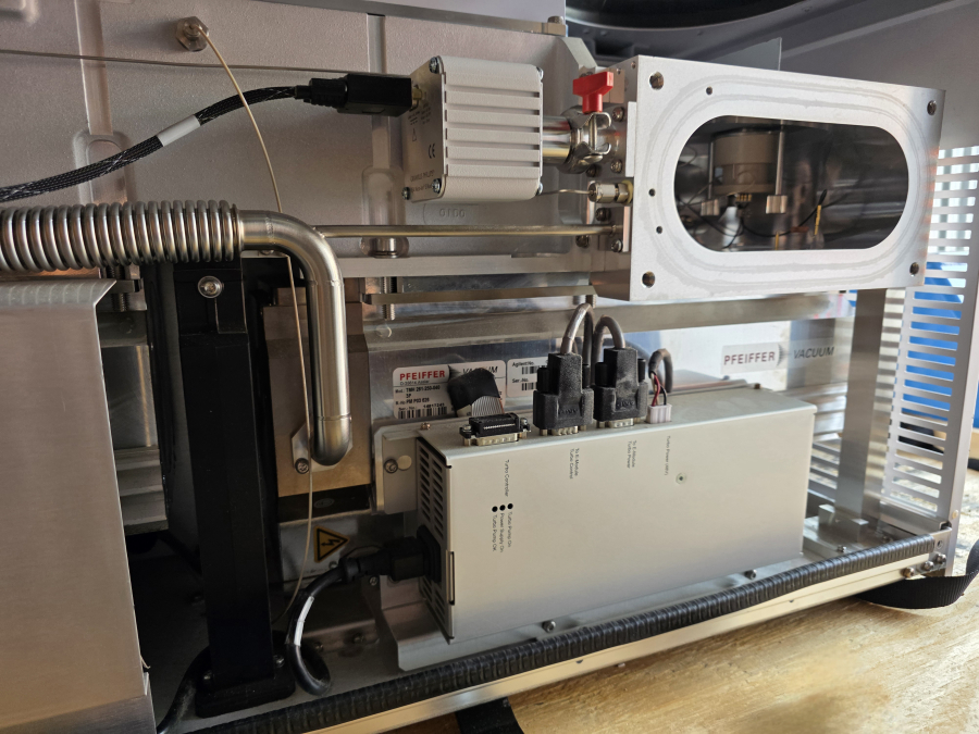 Agilent G6520B 6520 Accurate-Mass Q-TOF LC/MS Mass Spectrometer W/ Flight Tube; S/N US10422004, VIN/Serial 80220220, photo 20 of 48