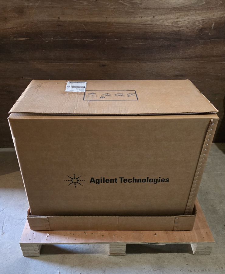 Agilent Intuvo 9000 Benchtop Gas  Chromatograph System; S/N US20320001, photo 2 of 37