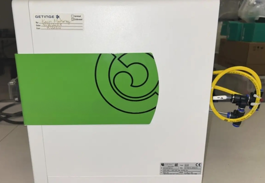 Getinge Applikon Biotechnology my-Control Bioreactor Controller Z310210012 (2020) Green [03-0024] - Custom Config: Manual needle valve on O₂ channel, overlay gas configured; SN: A170616-2000272, photo 3 of 5