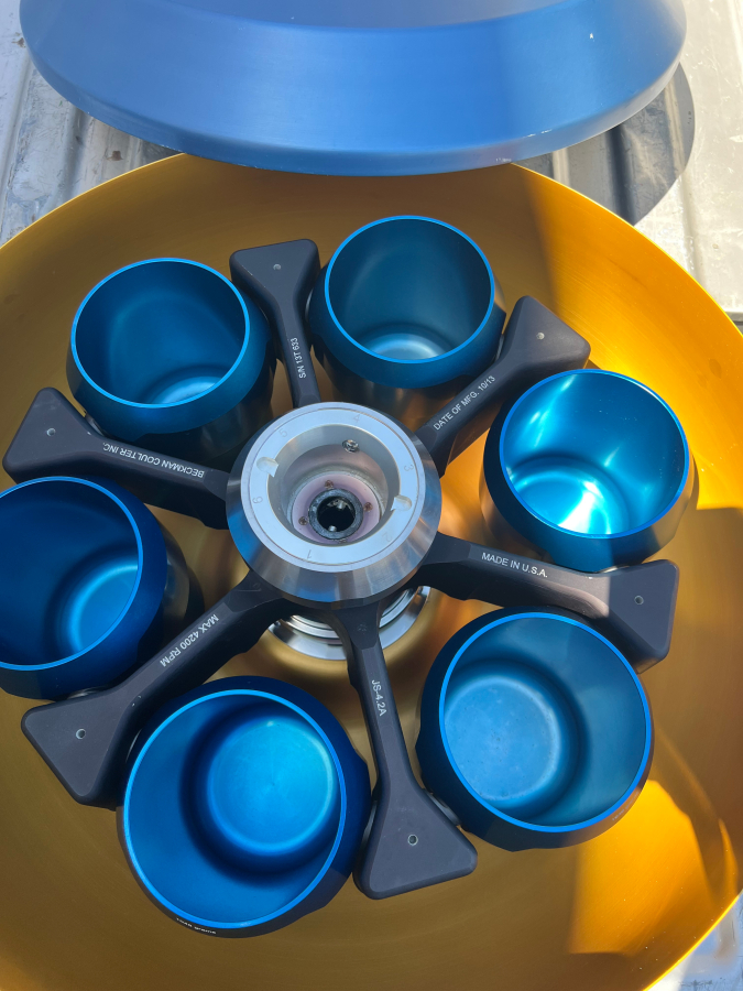 Beckman Coulter J6-MI 360291 Centrifuge, Rotor & Buckets; S/N CJE02F03, photo 5 of 9