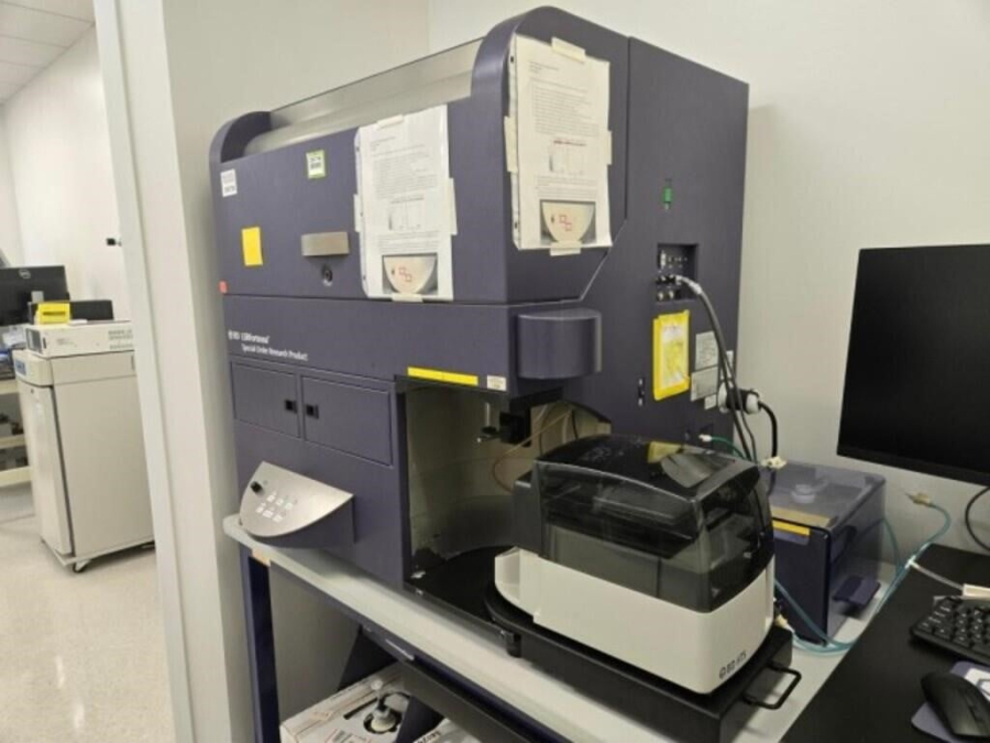 BD Biosciences LSRFortessa 647794L6 Cell Analyzer-Flow Cytometer System, 647701 HTS, HP Z230 Workstation, Fluidics Cart, ONEAC Conditioned PS; Rolling Table, photo 3 of 105
