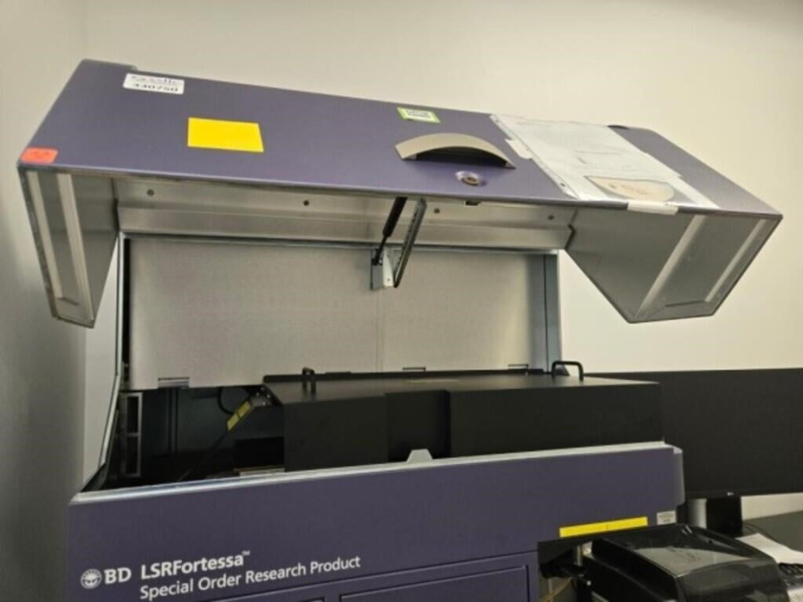 BD Biosciences LSRFortessa 647794L6 Cell Analyzer-Flow Cytometer System, 647701 HTS, HP Z230 Workstation, Fluidics Cart, ONEAC Conditioned PS; Rolling Table, photo 4 of 105