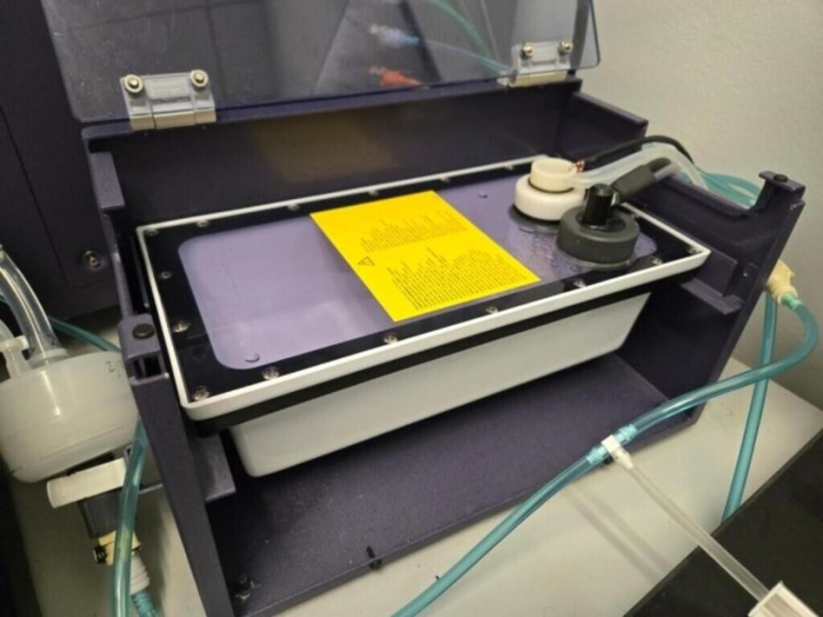 BD Biosciences LSRFortessa 647794L6 Cell Analyzer-Flow Cytometer System, 647701 HTS, HP Z230 Workstation, Fluidics Cart, ONEAC Conditioned PS; Rolling Table, photo 22 of 105