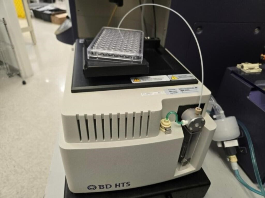 BD Biosciences LSRFortessa 647794L6 Cell Analyzer-Flow Cytometer System, 647701 HTS, HP Z230 Workstation, Fluidics Cart, ONEAC Conditioned PS; Rolling Table, photo 20 of 105
